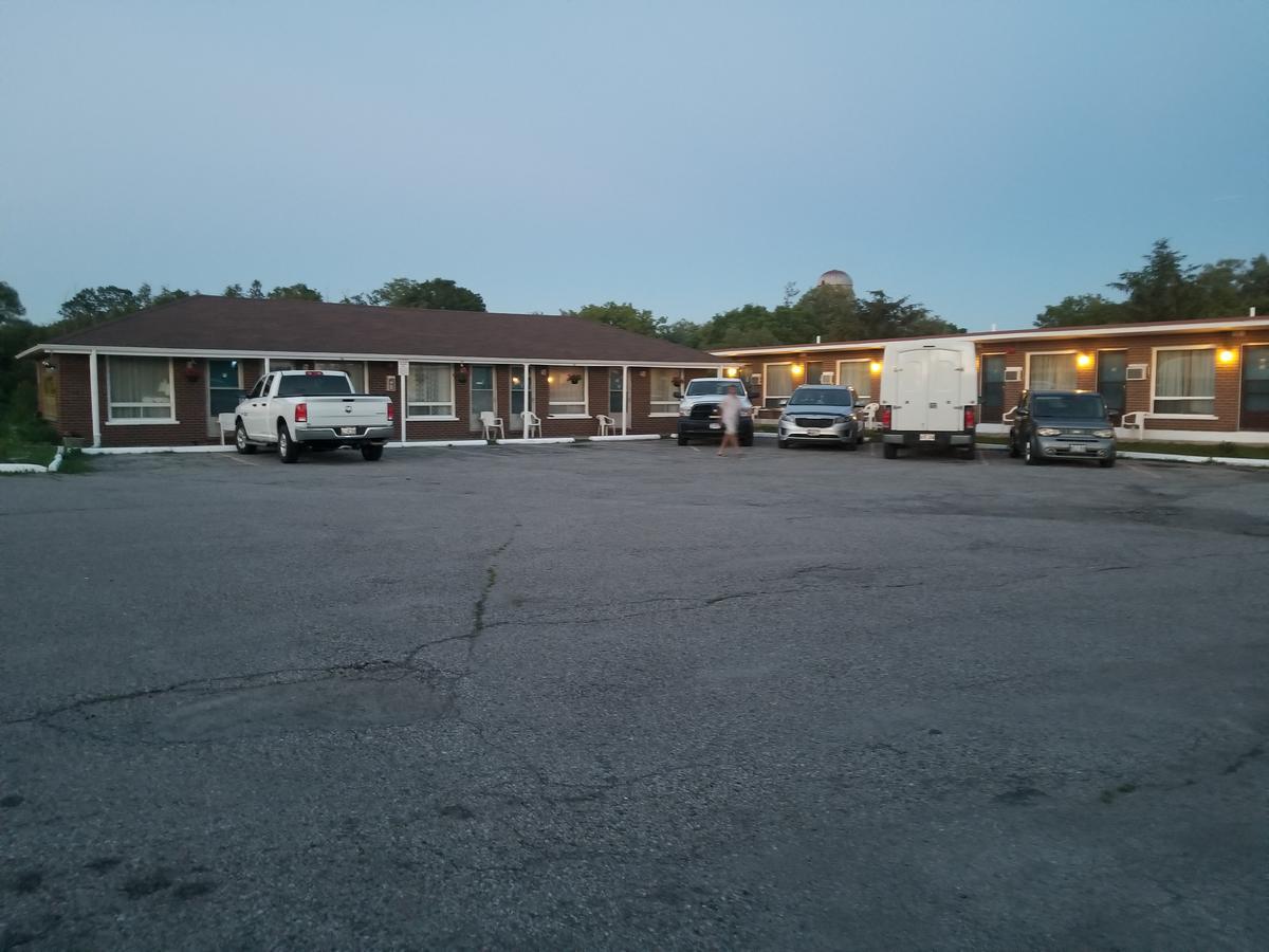 Twin Oaks Motel Orono Exteriér fotografie